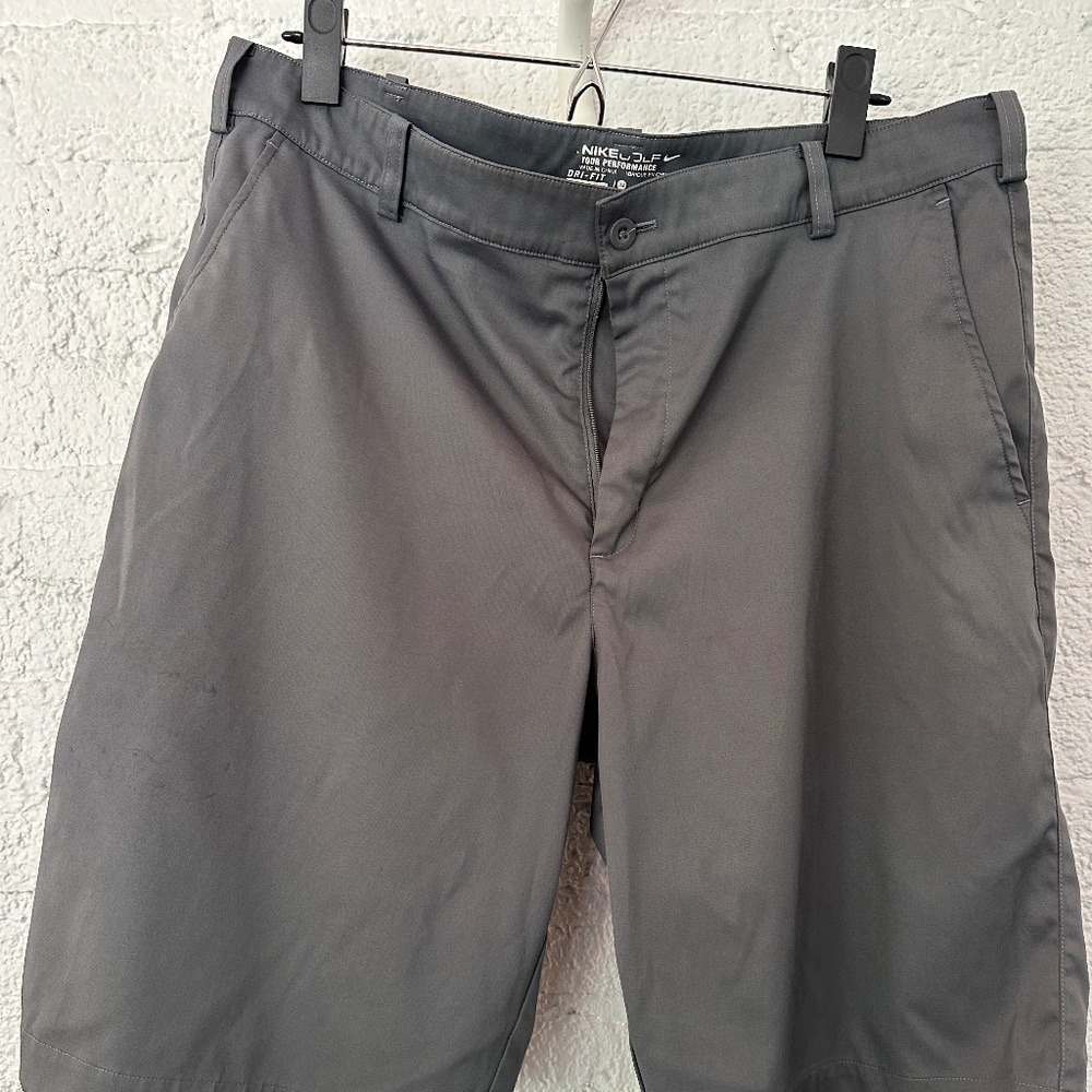 Men's Nike Golf Tour Performance Shorts size 34